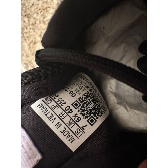 Adidas Black and White Racer TR23K Runner Iridescent Stripe Size Women’s 7 - Picture 5 of 6